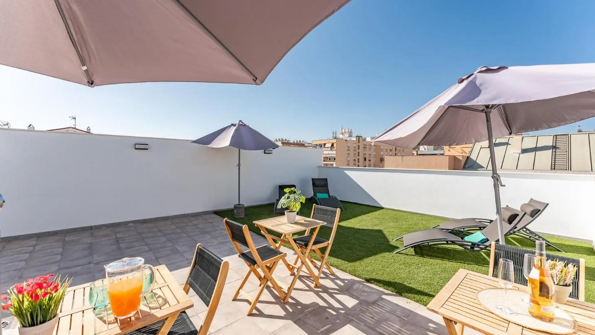 Malagasuite Comfortable Home Apartments  Malaga