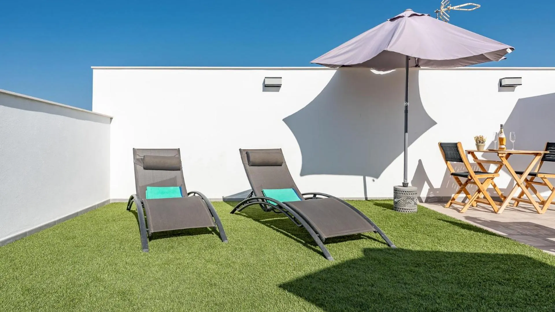 Malagasuite Comfortable Home Apartments מאלגה
